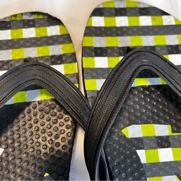 DC green and black flip flops men’s size 11 - Picture 8 of 10